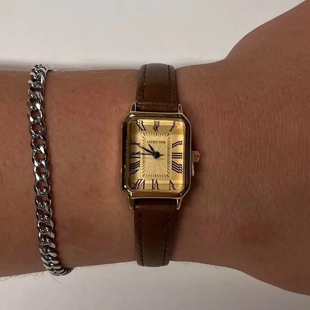 2000s vintage style rectangular gold luxury watch with leather band - Picture 2 of 8